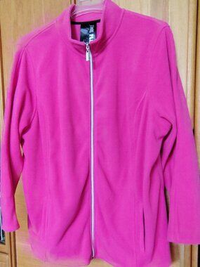 AVENUE HOT PINK FLEECE JACKET IN WOMEN'S PLUS SIZE 26/28 NWOT